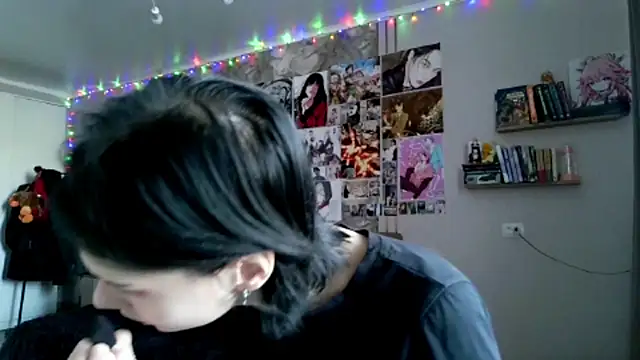 LxayBloom online show from January 9, 2026, 7:48 am