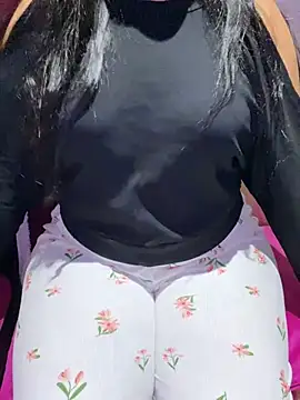 Snapshot of Lina_Velvet_ chatting on January 31, 2026, 7:12 pm Lina Velvet online show from January 31, 2026, 7:12 pm