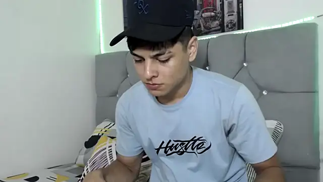 Loganjhonson19 online show from February 1, 2026, 2:32 am