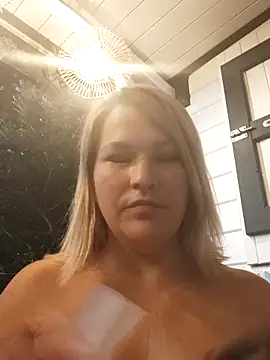 Pxetiteblonde1 online show from April 23, 2026, 2:19 pm