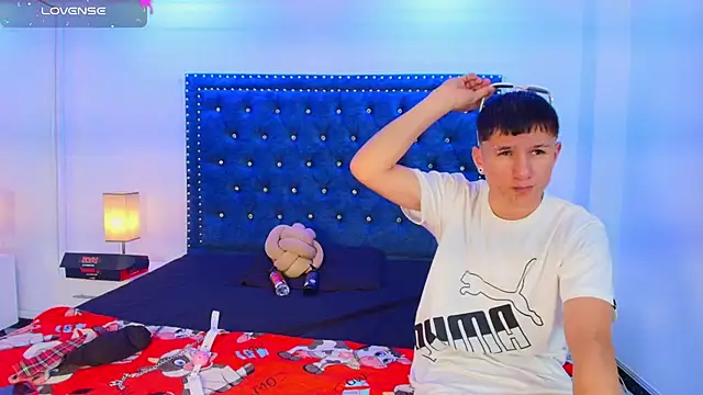 Snapshot of Vero_and_stive chatting on March 6, 2026, 7:09 pm Vero and stive online show from March 6, 2026, 7:09 pm