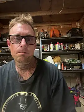 WIDBIGWHITECOCK online show from July 22, 2026, 4:25 am