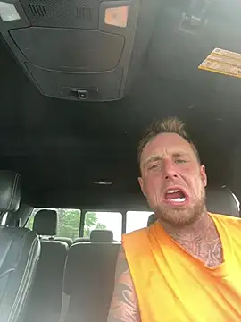 WIDBIGWHITECOCK online show from June 15, 2026, 9:25 pm