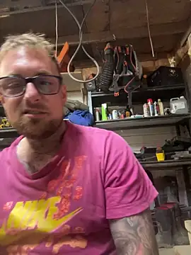 WIDBIGWHITECOCK online show from May 23, 2026, 3:16 am