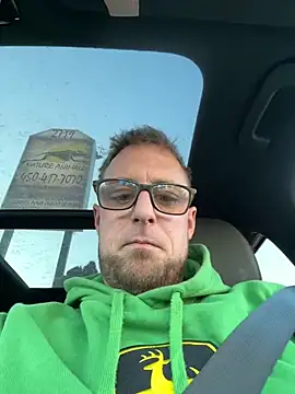 Snapshot of WIDBIGWHITECOCK chatting on March 2, 2026, 10:06 pm WIDBIGWHITECOCK online show from March 2, 2026, 10:06 pm