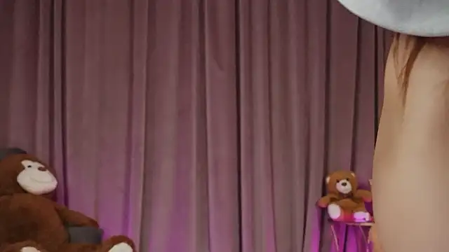 ZariaaVera online show from March 12, 2026, 7:51 pm