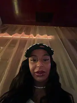 sweetxlayla online show from February 4, 2026, 8:04 pm