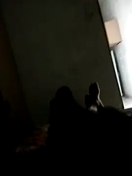 leozinho23cm23 online show from April 25, 2026, 6:49 am