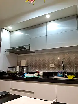 Madisson 0-9 online show from February 18, 2026, 10:22 am