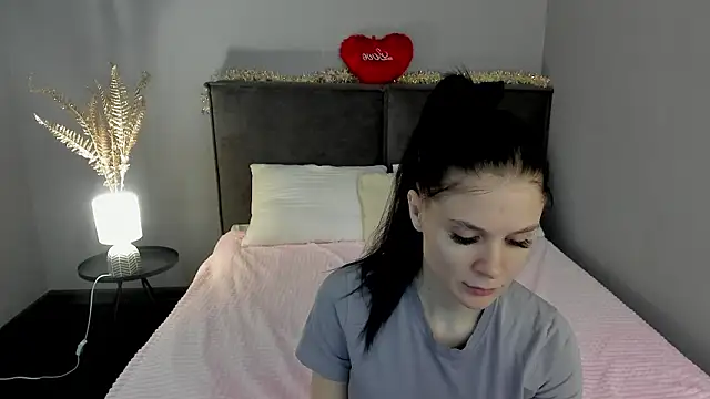 SkinyJoys online show from February 15, 2026, 2:01 am