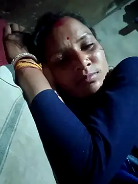 Snapshot of Hot_hiuj chatting on April 2, 2026, 4:24 pm Hot hiuj online show from April 2, 2026, 4:24 pm