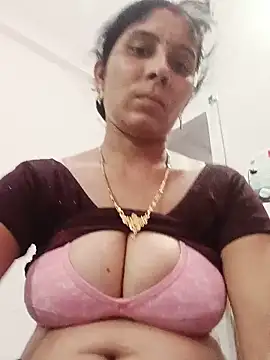 Snapshot of Hot_ree85 chatting on May 28, 2026, 5:19 pm Hot ree85 online show from May 28, 2026, 5:19 pm
