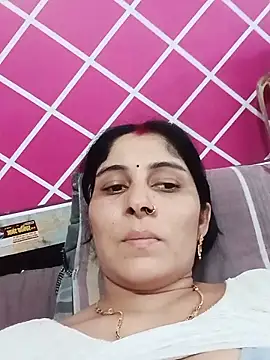 Snapshot of Hot_ree85 chatting on June 16, 2026, 2:06 pm Hot ree85 online show from June 16, 2026, 2:06 pm