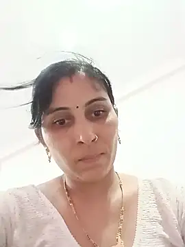 Snapshot of Hot_ree85 chatting on June 11, 2026, 5:43 pm Hot ree85 online show from June 11, 2026, 5:43 pm