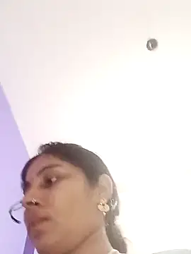 Hot ree85 online show from February 25, 2026, 5:24 pm