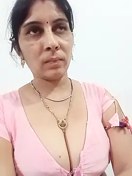 Hot ree85 online show from March 18, 2026, 6:31 pm