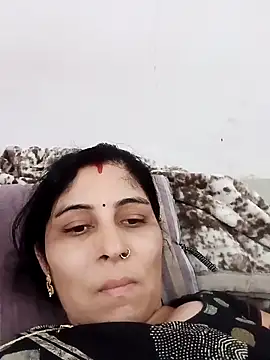Hot ree85 online show from April 28, 2026, 10:19 am
