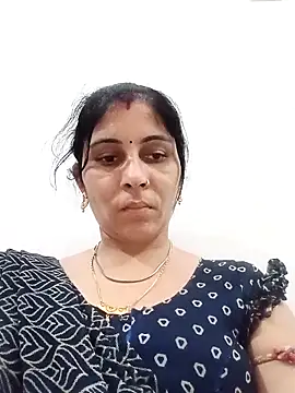 Hot ree85 online show from April 29, 2026, 6:14 pm