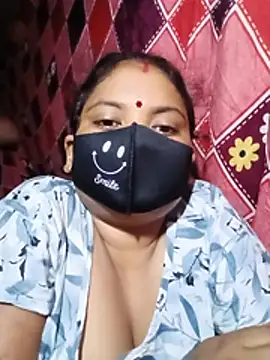 sexypojaa233 online show from August 4, 2026, 5:50 pm