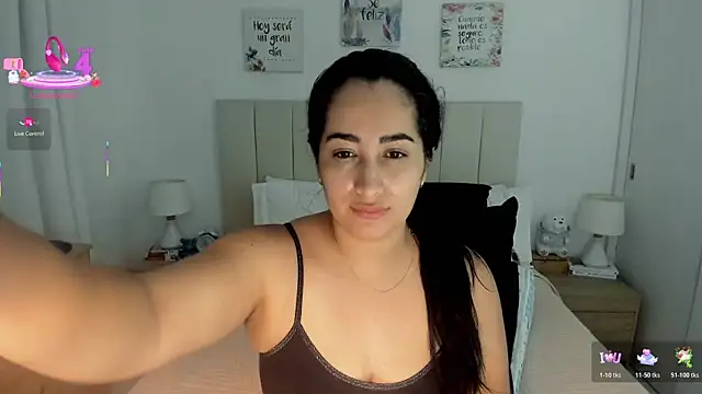 Snapshot of KiimDesire chatting on April 22, 2026, 9:16 am KiimDesire online show from April 22, 2026, 9:16 am