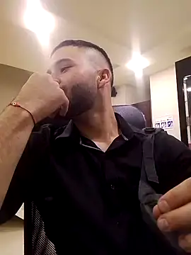 AndyKnoxx online show from March 18, 2026, 7:48 pm