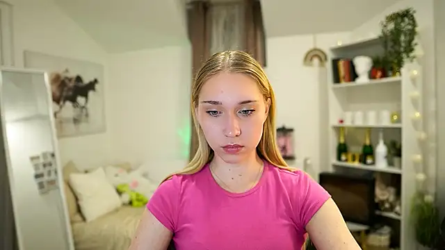 MilaBunny2000 online show from March 13, 2026, 9:25 am