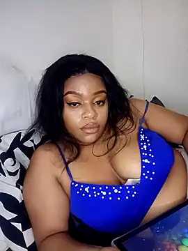 Snapshot of ThiqueAssKitty chatting on February 3, 2026, 5:40 pm ThiqueAssKitty online show from February 3, 2026, 5:40 pm