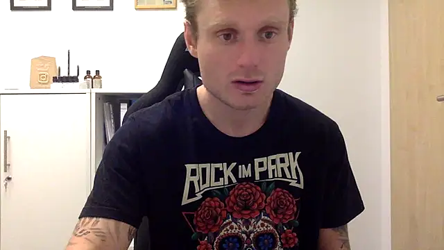 Fitlover1994 online show from January 8, 2026, 2:56 pm