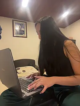 Snapshot of Eve_Ritz chatting on February 27, 2026, 4:23 am Eve Ritz online show from February 27, 2026, 4:23 am