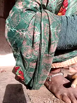 Snapshot of Queen_chayna chatting on March 18, 2026, 2:26 am Queen chayna online show from March 18, 2026, 2:26 am