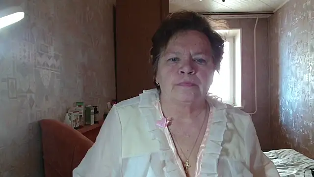 Kleo doll  online show from February 20, 2026, 11:56 am