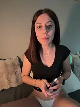Luna licous online show from June 2, 2026, 11:54 am