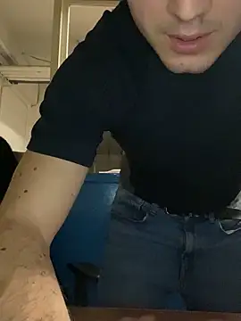 Snapshot of allee2206 chatting on March 5, 2026, 9:54 pm allee2206 online show from March 5, 2026, 9:54 pm