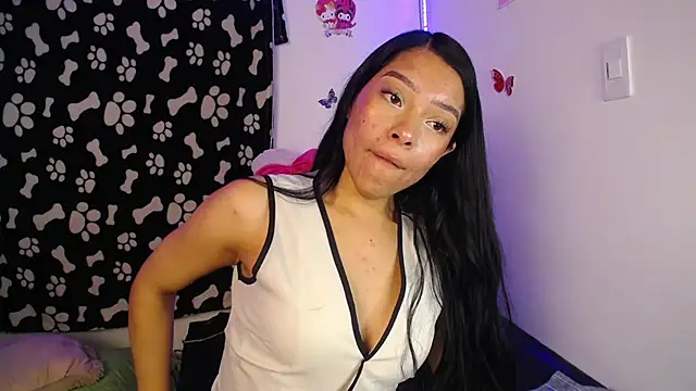 EmilyButterflyx online show from February 5, 2026, 2:07 am