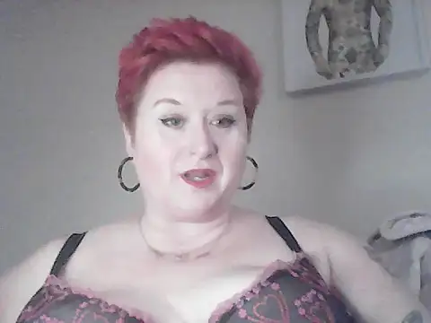 BustyRedxx online show from February 12, 2026, 10:04 am