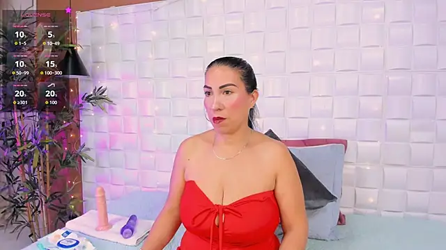 AmberJoyMilf online show from May 6, 2026, 12:09 pm
