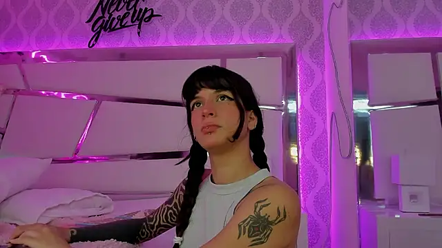 Snapshot of AikoHayashida chatting on February 12, 2026, 11:59 pm AikoHayashida online show from February 12, 2026, 11:59 pm