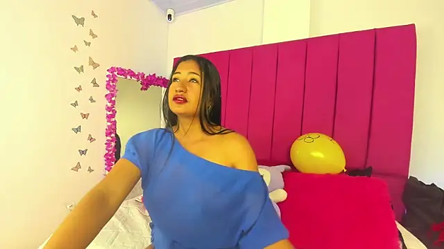 Mia Miller001 online show from February 7, 2026, 8:17 pm