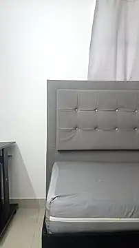 saray reesee online show from March 10, 2026, 8:02 pm