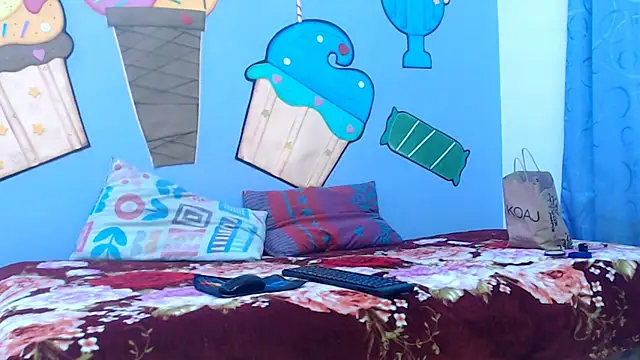 skinnysexzara18 online show from January 12, 2026, 1:01 am