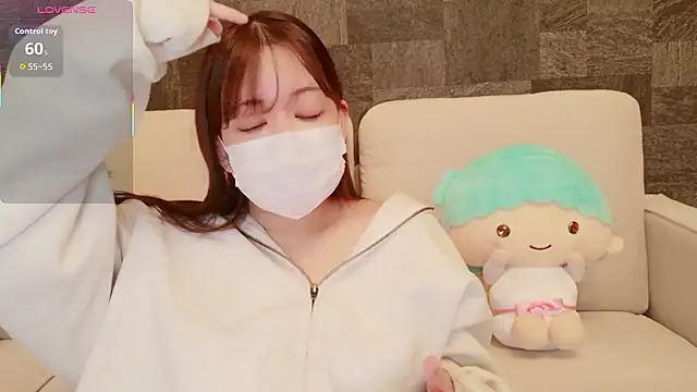 Mayu 000 online show from April 15, 2026, 8:20 pm