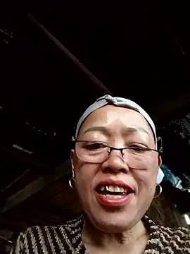 Snapshot of Agnes-baby chatting on February 28, 2026, 2:11 am Agnes-baby online show from February 28, 2026, 2:11 am