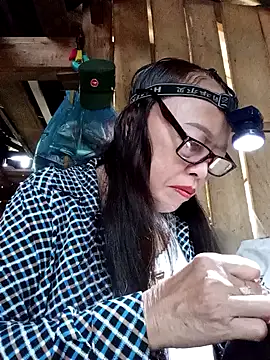 Agnes-baby online show from April 29, 2026, 2:49 am