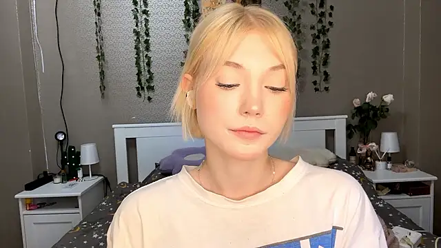 LlsabethHaze online show from February 1, 2026, 8:34 am