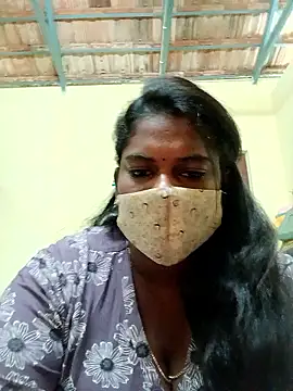 Snapshot of Milky_Julia chatting on February 16, 2026, 6:39 pm Milky Julia online show from February 16, 2026, 6:39 pm