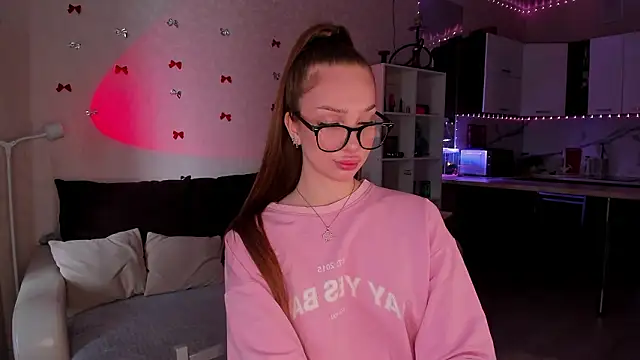 LababyAlice online show from February 1, 2026, 4:44 am