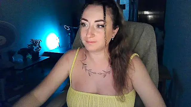 Snapshot of FoxyAnn12 chatting on August 6, 2026, 5:30 pm FoxyAnn12 online show from August 6, 2026, 5:30 pm