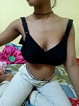 Angelqueen15 online show from January 18, 2026, 1:58 pm