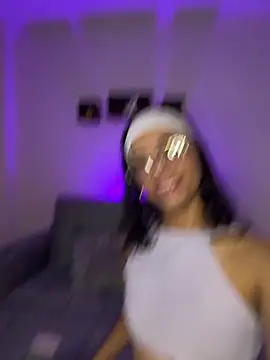 Iam Lyan  online show from March 20, 2026, 8:54 pm