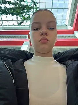 Snapshot of AshleyMur chatting on March 18, 2026, 6:38 am AshleyMur online show from March 18, 2026, 6:38 am